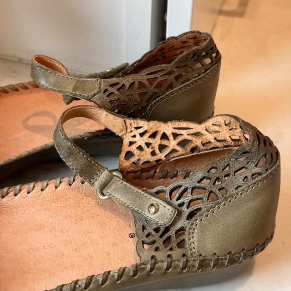 Pikolinos Mary Jane Flats Womens 38 Olive Green Leather Laser Cut Boho *Read - Picture 5 of 11